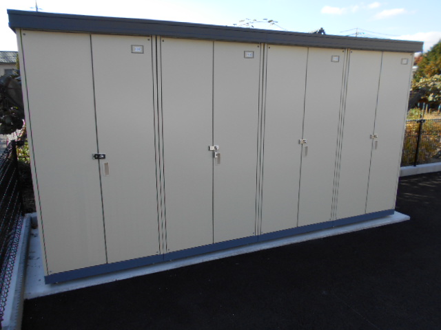 その他設備　各戸個別の屋外物置完備（冬用タイヤ等収納可能）