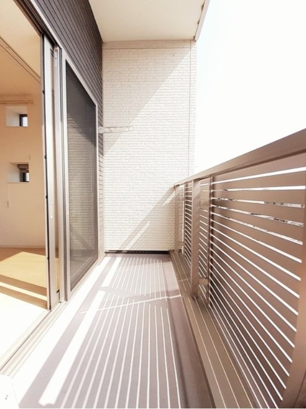 バルコニー　図面と現状に相違がある場合には現状を優先