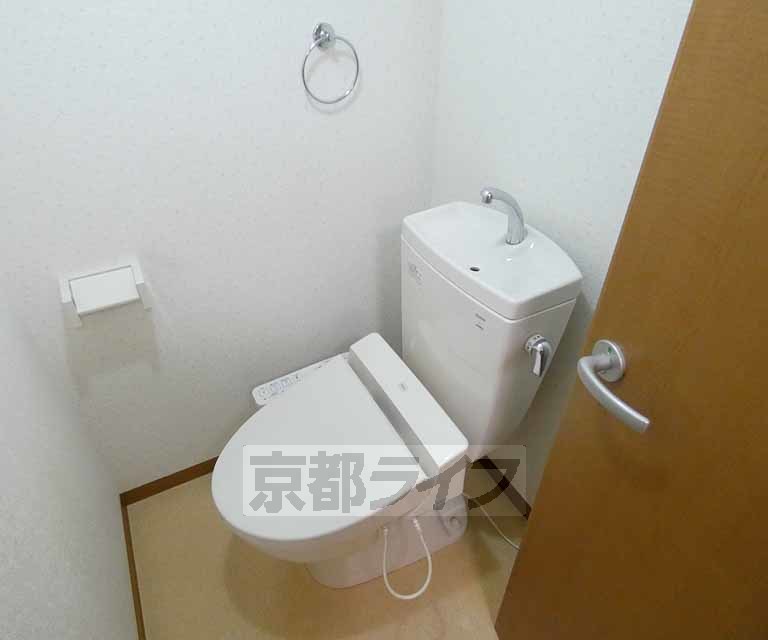 トイレ　嬉しいウォシュレット付き！