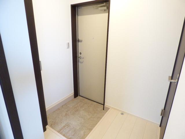 玄関　下駄箱付きの玄関です