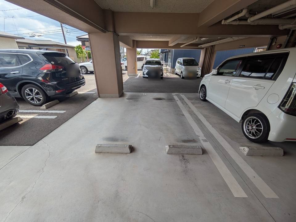 駐車場　駐車場