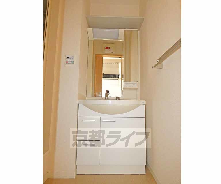 洗面設備　独立洗面台です。