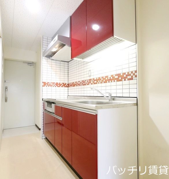キッチン　写真は別号室の為の為、現状優先になります。
