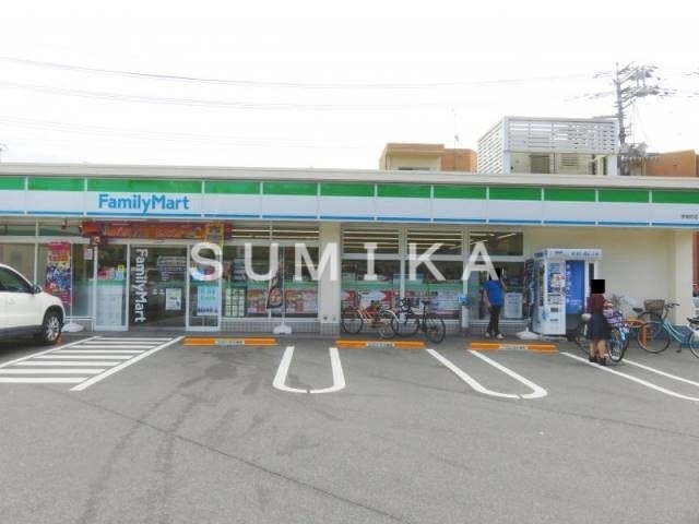 コンビニ　ファミリーマート学南町店（コンビニ）まで411m