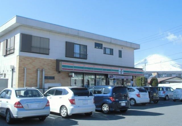 コンビニ　セブンイレブン御殿場インター店（コンビニ）まで400m