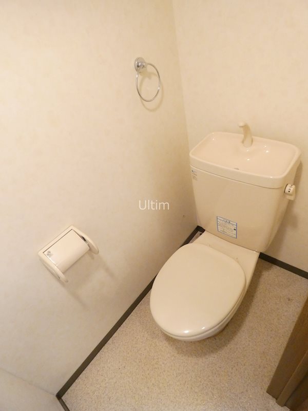 トイレ　※別のお部屋のお写真です。御参考までに。