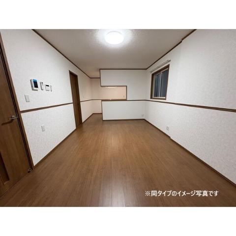 居室・リビング　室内