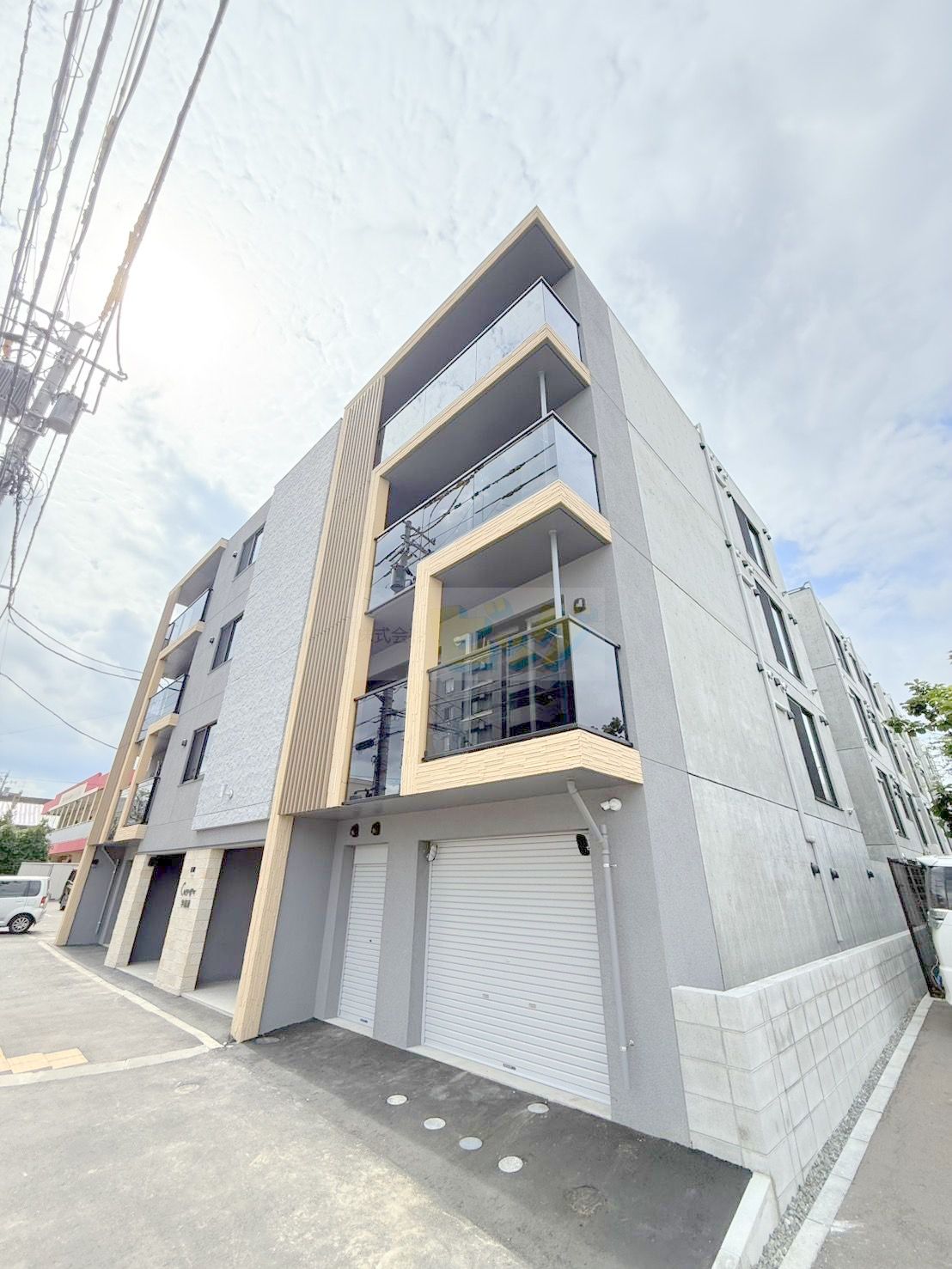 建物外観　都市ガス使用の人気のデザイナーズ仕様のお部屋です♪★