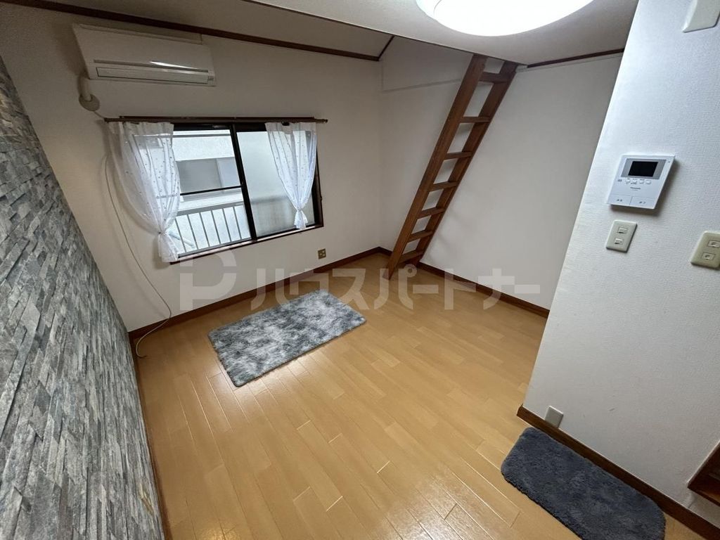 居室・リビング　202号室参考画像