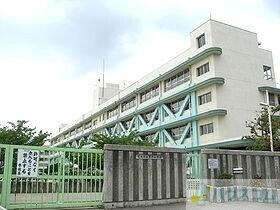小学校　茨木市立耳原小学校（小学校）まで664m