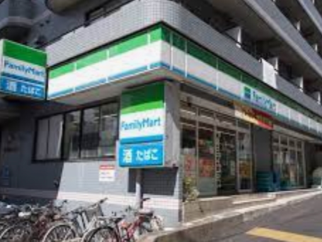 コンビニ　ファミリーマート 金井窪山手通り店（コンビニ）まで923m