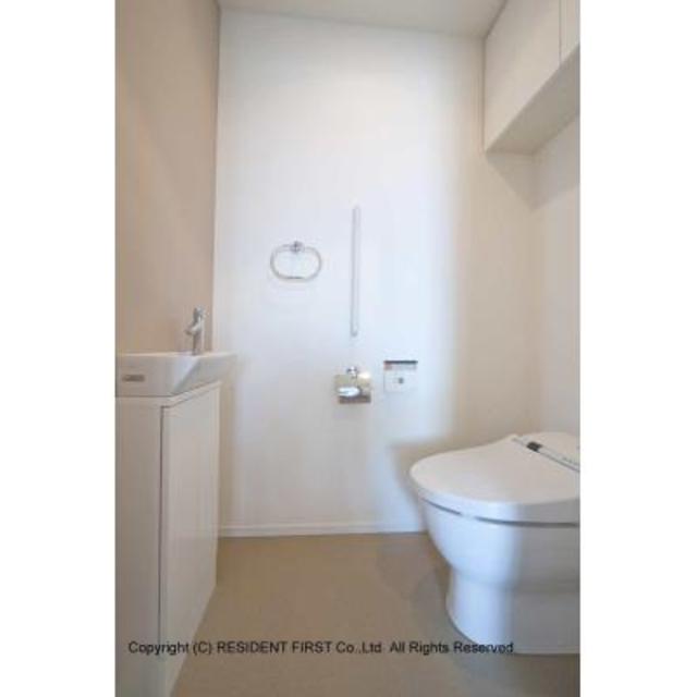 トイレ　※写真は同タイプ住戸です。