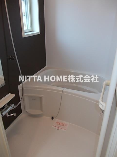 バス・シャワールーム　浴室乾燥や追い焚き機能が付いています★