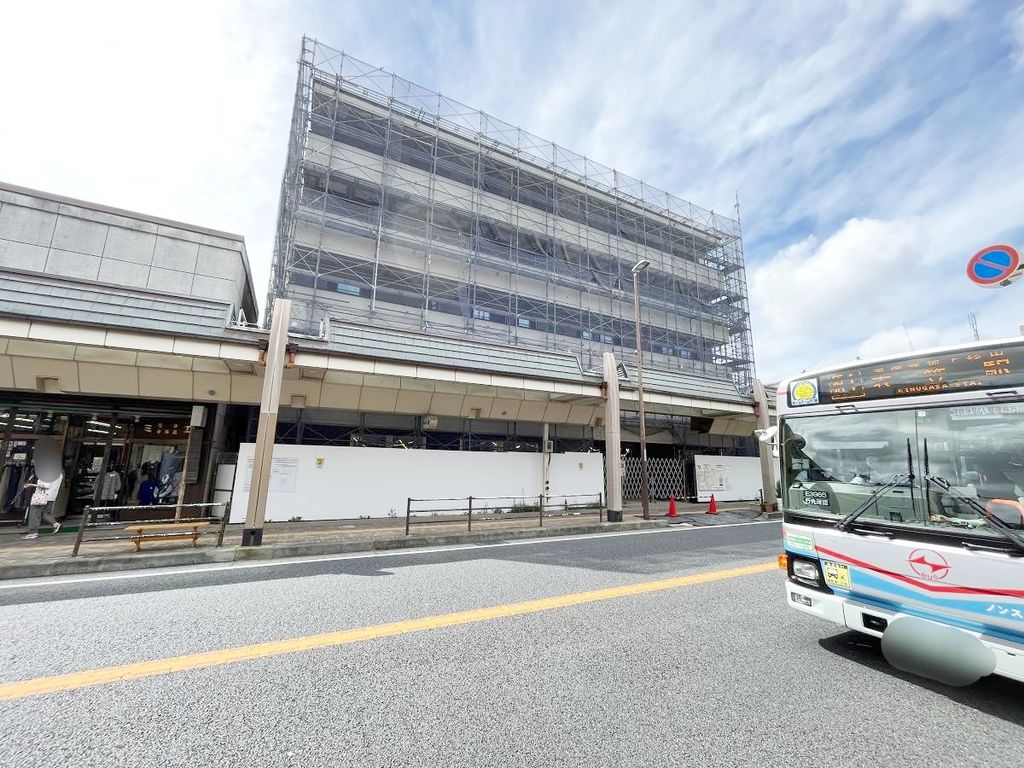 建物外観　駐車場