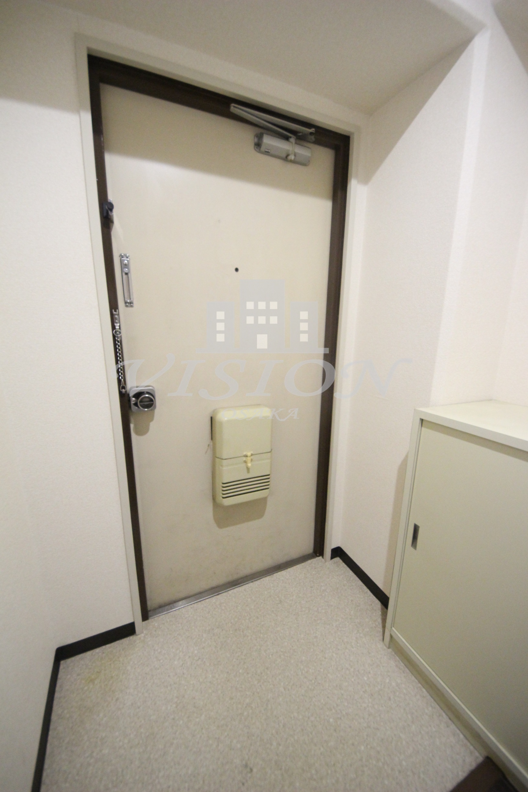 玄関　写真は別タイプのお部屋です。