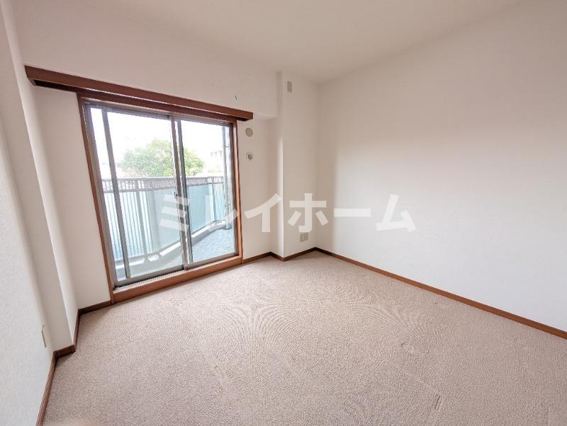 その他　同建物内、別のお部屋の参考写真になります。