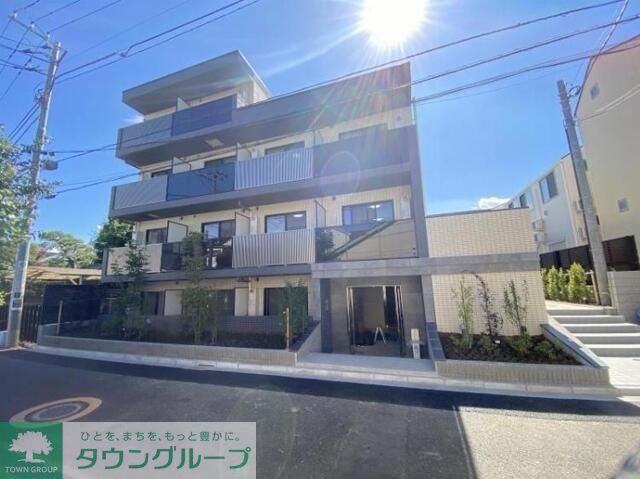 エントランス　内見の予約先はタウンハウジング新中野店になります★★