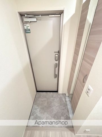 ＪＲ東海道本線 浜松駅 バス乗車時間：26分 最寄りバス停で下車 徒歩14分 3階建 築1年の玄関写真