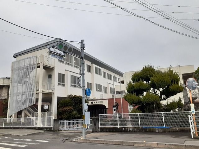 小学校　琴平町立象郷小学校（小学校）まで1000m