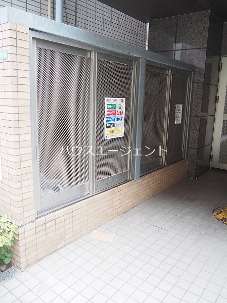 その他　嬉しい敷地内ゴミ置き場です