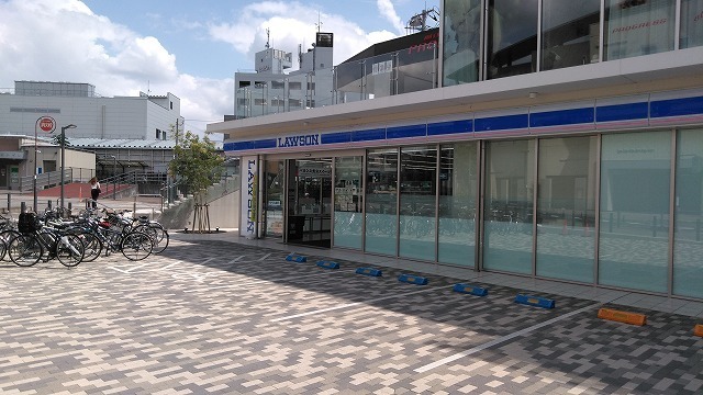 コンビニ　ローソン狭山市駅西口店（コンビニ）まで560m