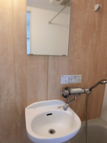 洗面設備　他のお部屋の参考写真となります。