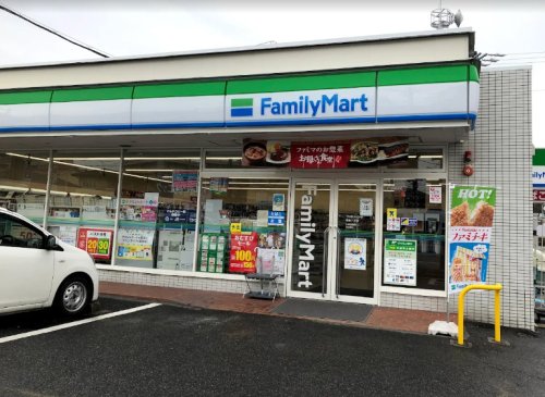 コンビニ　ファミリーマート 自由ケ丘店（コンビニ）まで702m