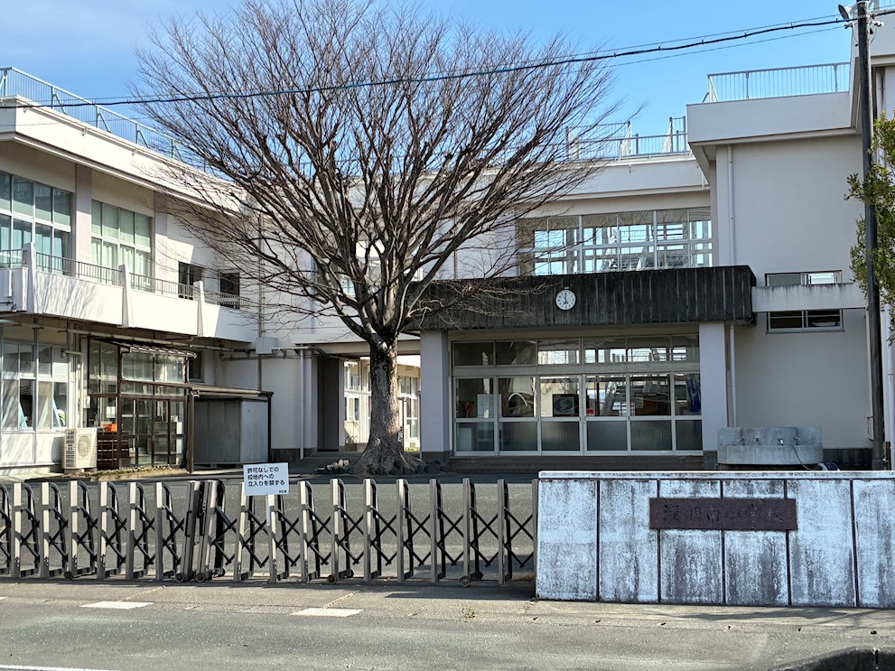 小学校　袋井市立浅羽南小学校（小学校）まで642m