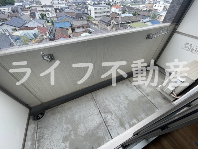 バルコニー　陽当たり良好なバルコニーです