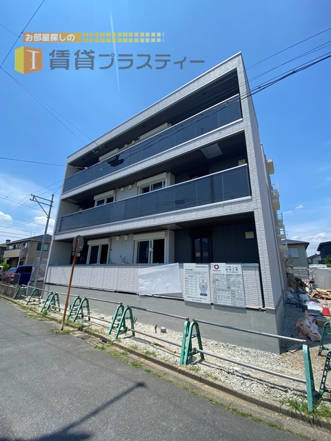 建物外観　申込み受付中。