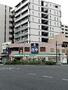 コンビニ　ファミリーマート横浜吉野町駅前店（コンビニ）まで458m