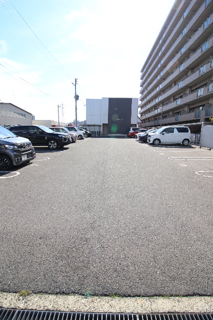 駐車場　敷地内駐車場