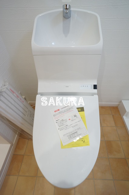 トイレ　落ち着いた色調のトイレです♪
