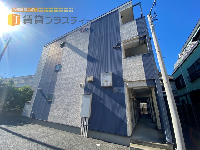 建物外観　ポセイドンカラーな外観。