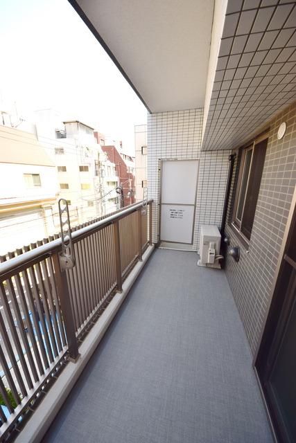 バルコニー　東向きバルコニー