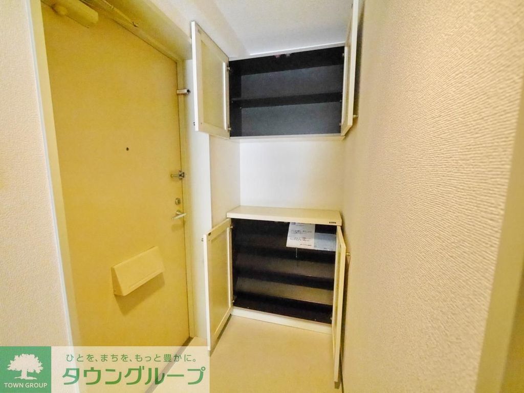玄関　同物件別部屋写真