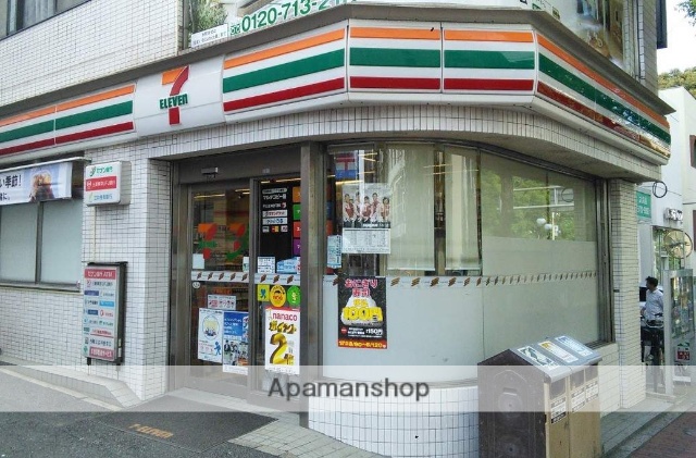 コンビニ　セブンイレブン大森駅北店（コンビニ）まで180m