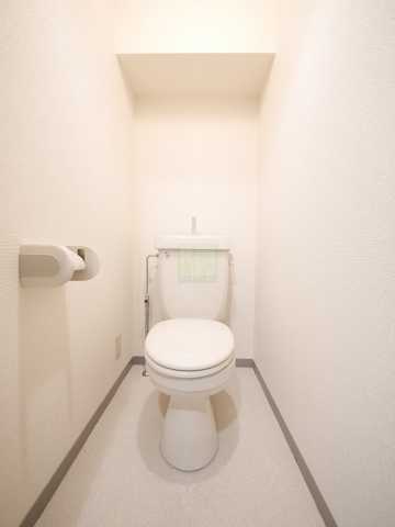 トイレ　別部屋の画像になります。