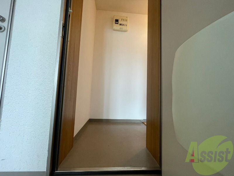 玄関　玄関の様子です。明るい印象ですね。気分もあがりそう。