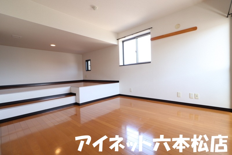 居室・リビング　広々7帖越えのお部屋です