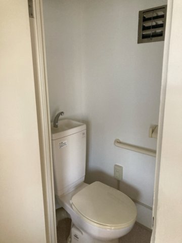 トイレ　※反転タイプの写真です。