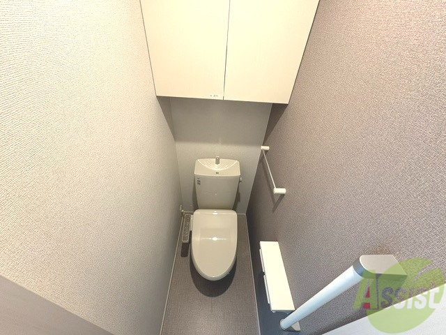 トイレ　トイレは、温水洗浄便座となっております。