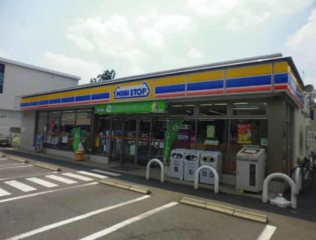 コンビニ　ミニストップ上石神井2丁目店（コンビニ）まで575m