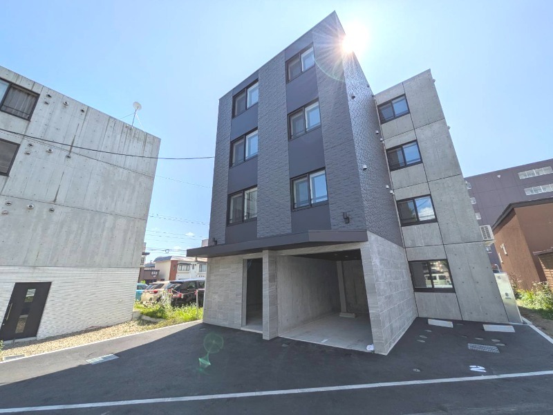 建物外観　地下鉄徒歩３分の好立地♪