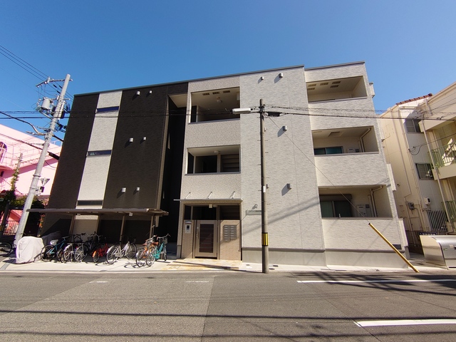 建物外観　モノトーンの綺麗な外観です。