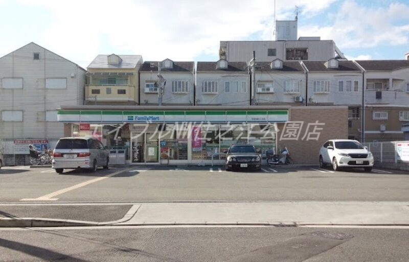 コンビニ　ファミリーマート住吉苅田二丁目店（コンビニ）まで266m