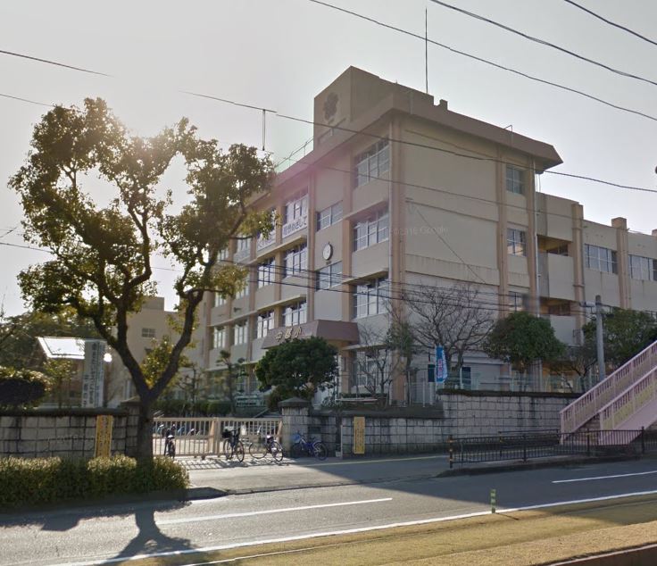 小学校　鹿児島市立中郡小学校（小学校）まで554m