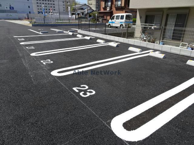 駐車場　駐車場