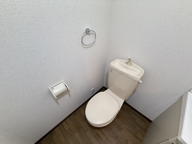 トイレ　別部屋参考写真です