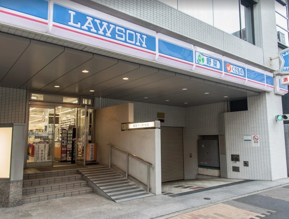 コンビニ　ローソン銀座七丁目店（コンビニ）まで240m